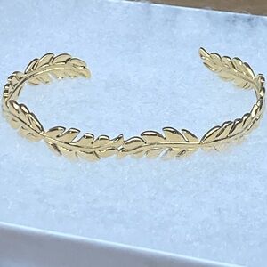 Elegant Gold Leaf Bracelet